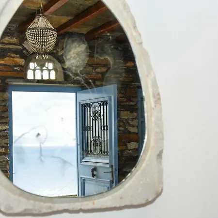 شقة Traditional House On *