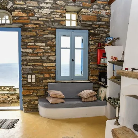 Traditional House On شقة *